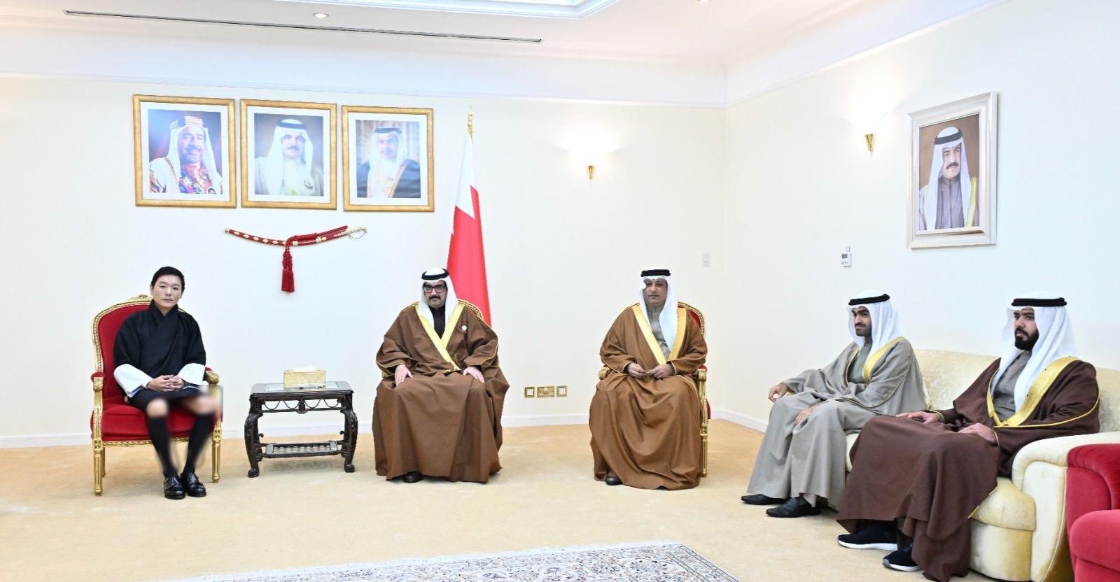 سمو محافظ المحافظة الجنوبية يستقبل ممثل ملك مملكة بوتان<